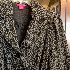 Sunny Leigh Jackets & Coats - Sunny Lee Grey Leopard Print Jacket Sunny Leigh Jackets & Coats - Sunny Lee Grey Leopard Print Jacket